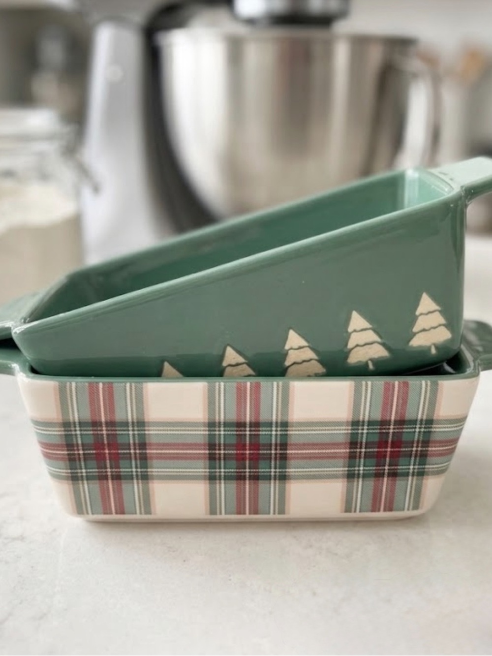 NWT HOLIDAY TIME 2 Mini Loaf Pans Ceramic Plaid Green Christmas Baking Gift New